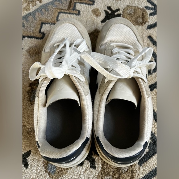 Veja V-10 White and Navy Women's Sneakers - Picture 7 of 9